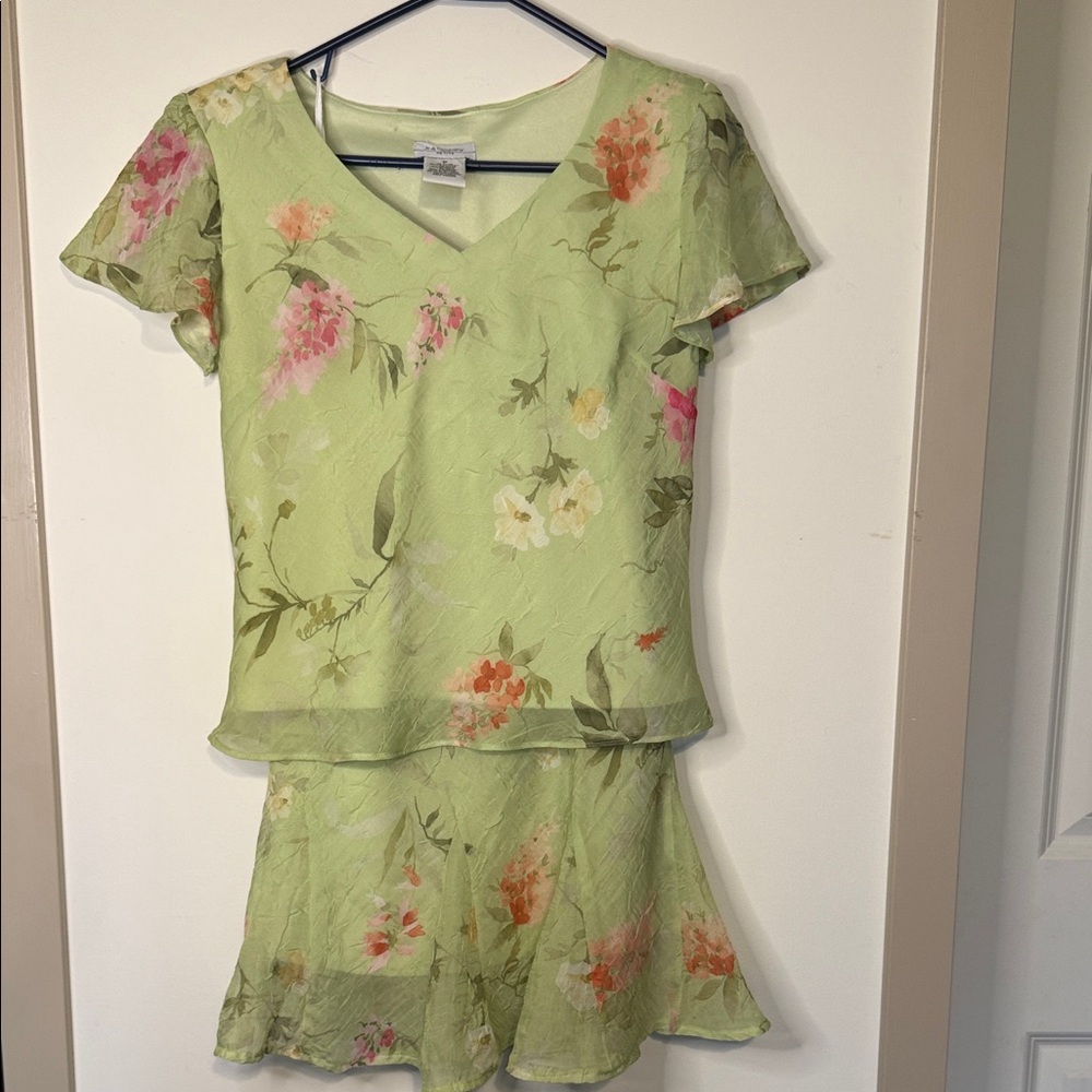 K & Company VINTAGE Y2K 2Pc. Pastel Green Shirt/Skirt Set 8 Petite
